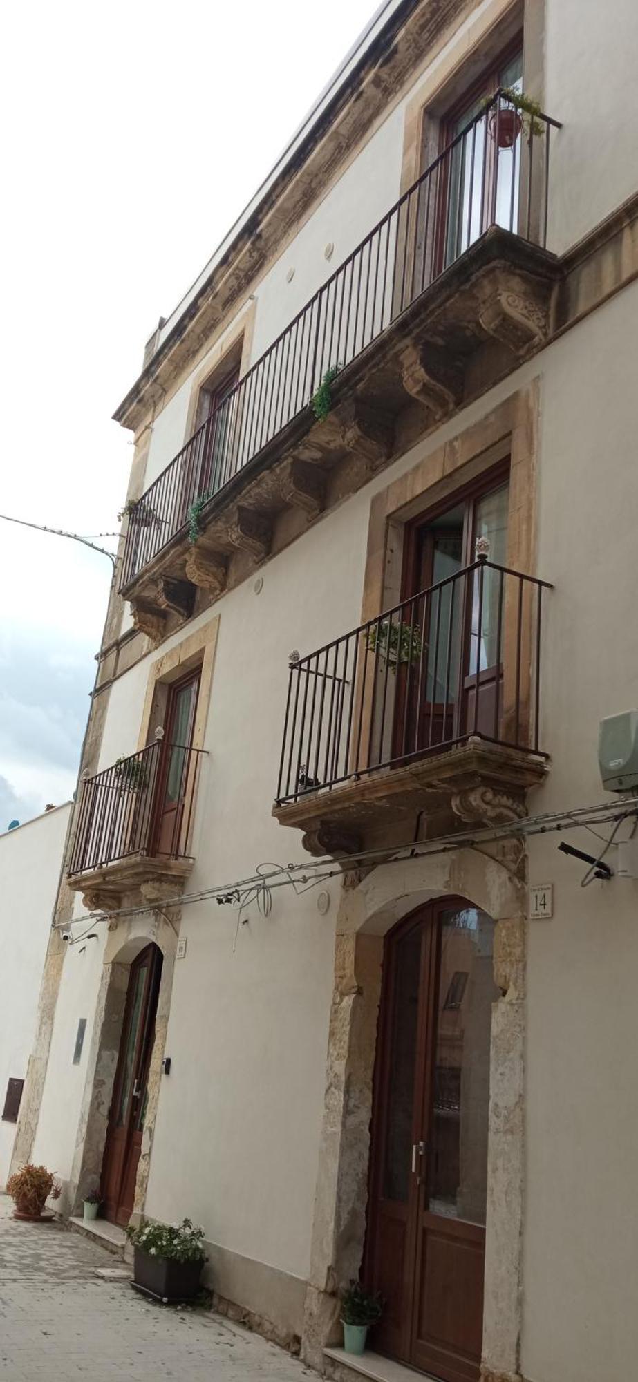 Apartment Borgo Sant' Antonio14 *